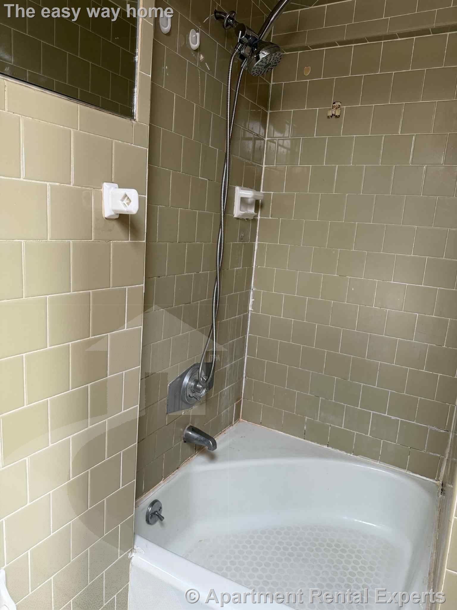 10 Windsor Rd, Tufts