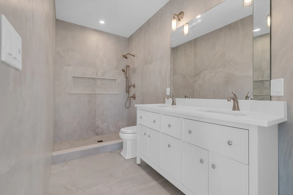 1396 Beacon St, Coolidge Corner