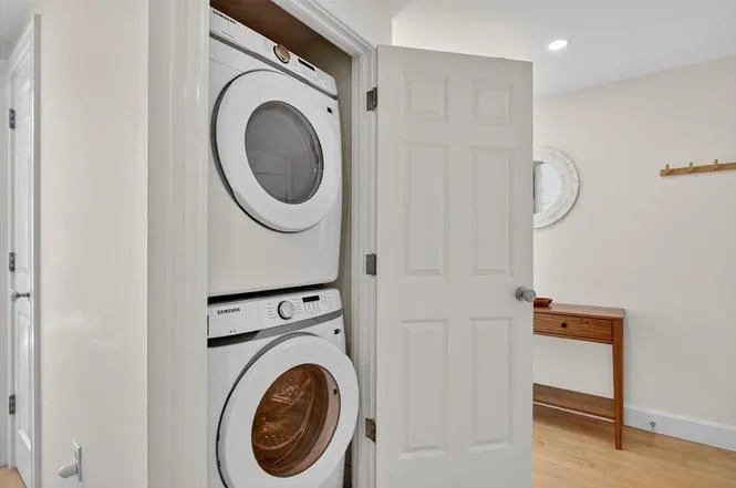 10 Bowdoin St, Downtown