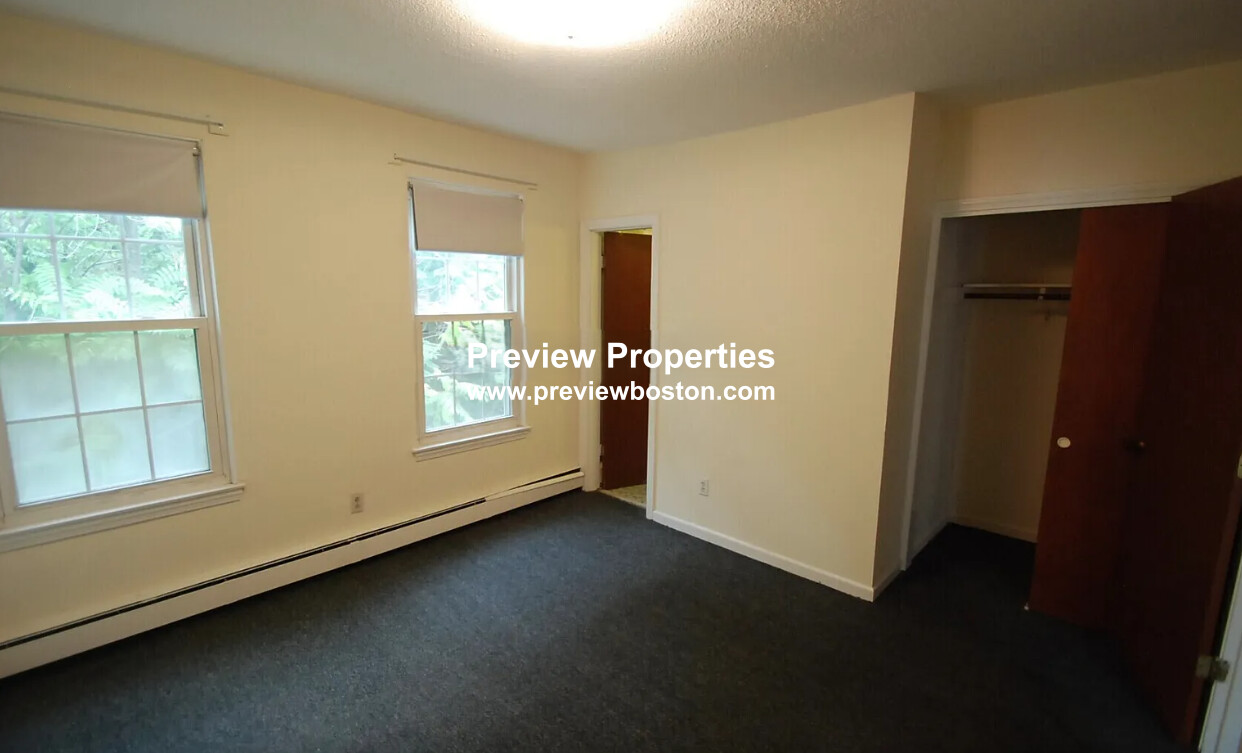 74 South Huntington Ave, Jamaica Plain