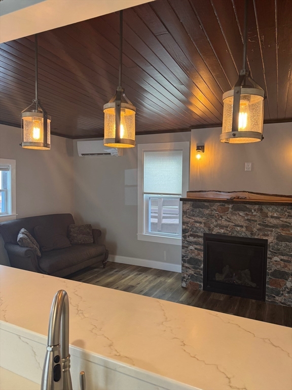 51-A Cedar St, Downtown