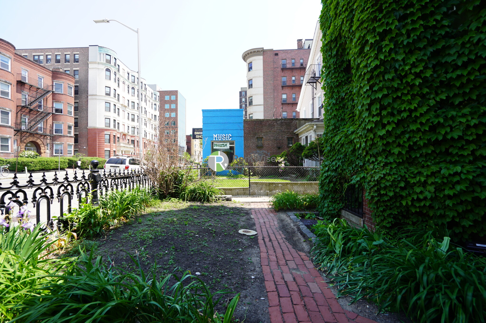 900 Massachusetts Ave, Riverside