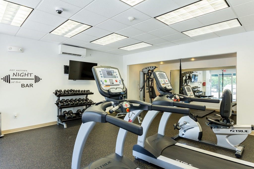 5 Stonehill Dr, Stoneham