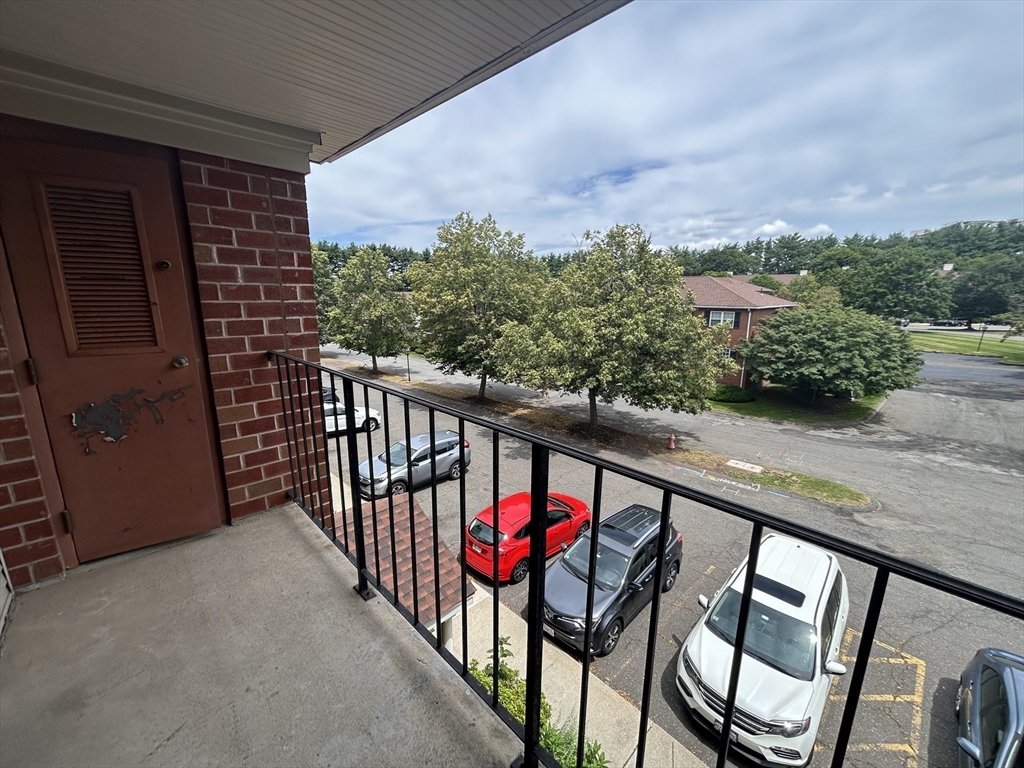 32 Maple Crest Cir, Holyoke