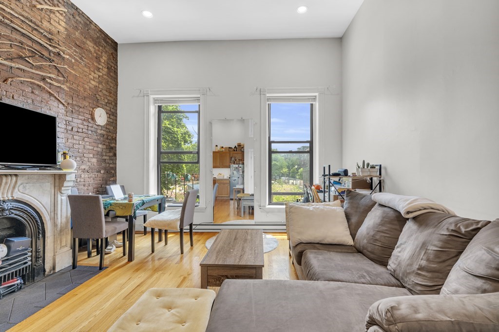 1 bed, 1 bath apartment for rent at 672 Tremont St Unit 2, South End — photo 1 of 9