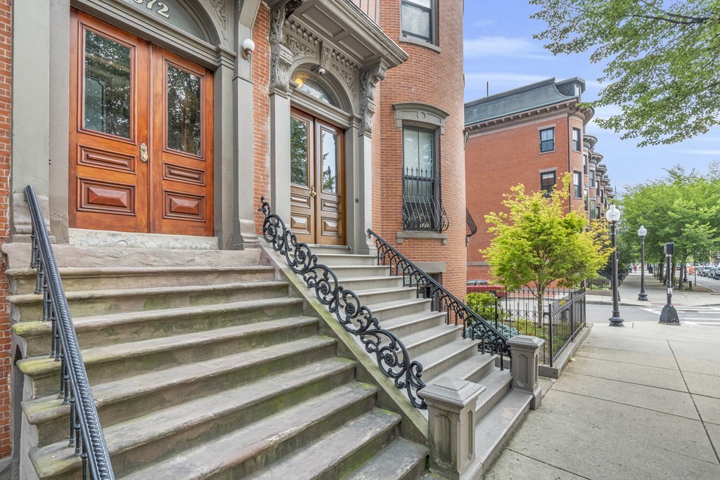 1 bed, 1 bath apartment for rent at 672 Tremont St Unit 2, South End — photo 9 of 9