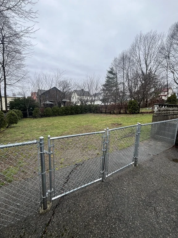 54 Mystic St, West Medford