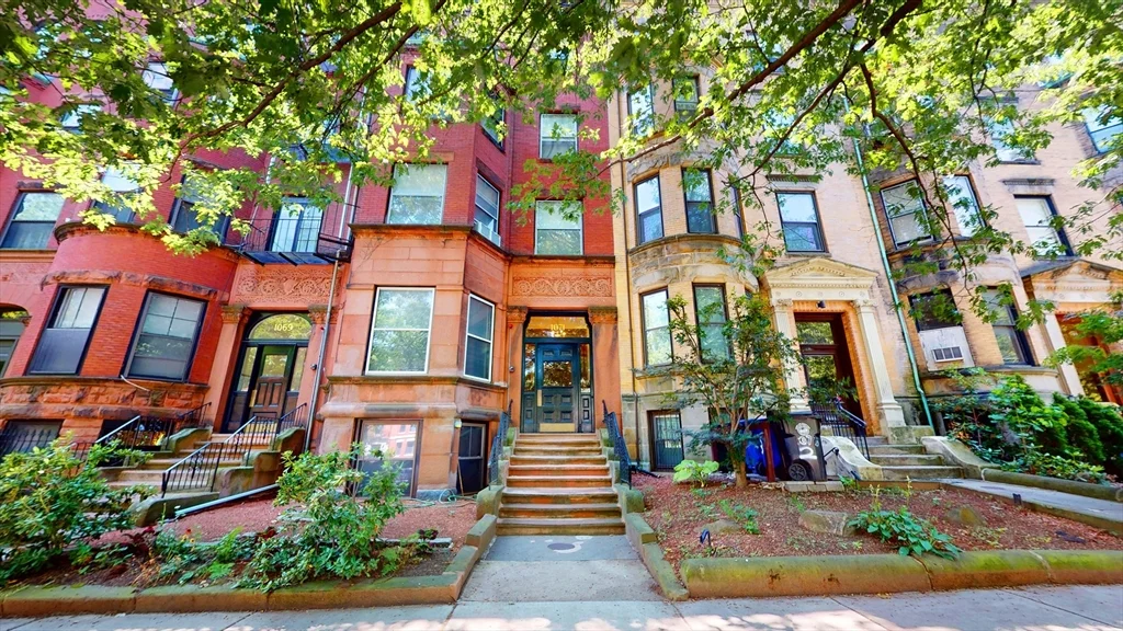 1071 Beacon St, Coolidge Corner