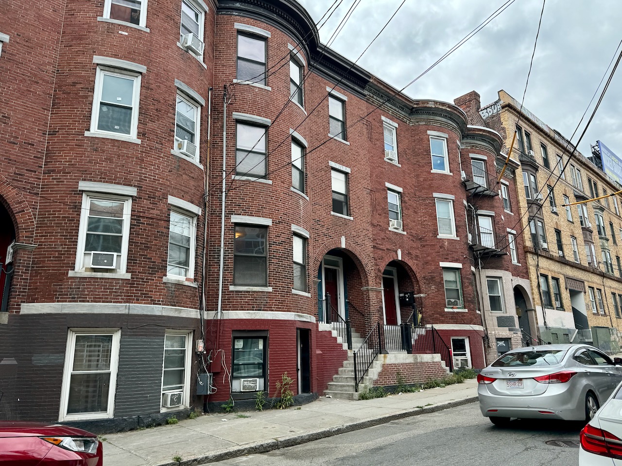 15 Linden St, Allston