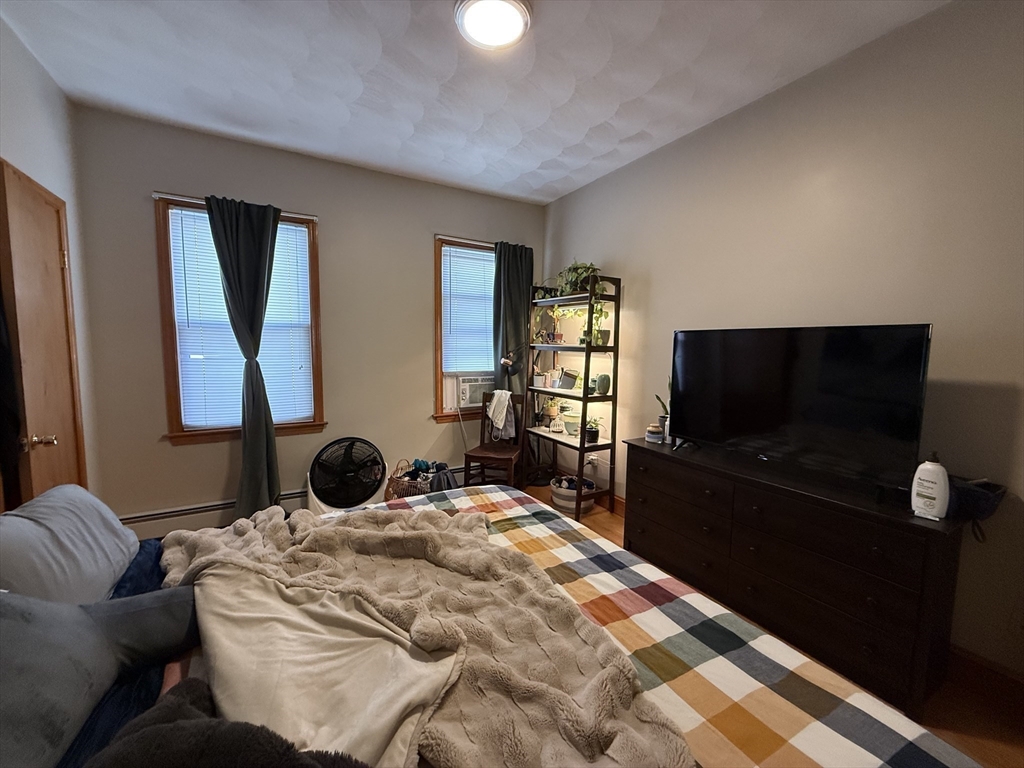 9 Rossmore St, Somerville