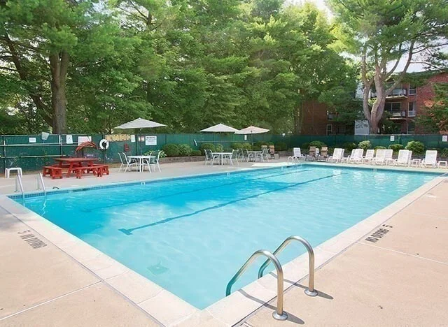 57 Broadlawn Park, Chestnut Hill