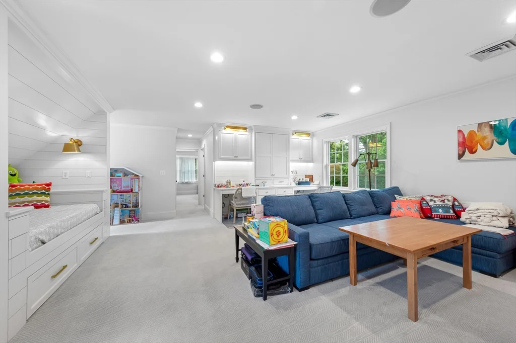227 Rice Rd, Cochituate