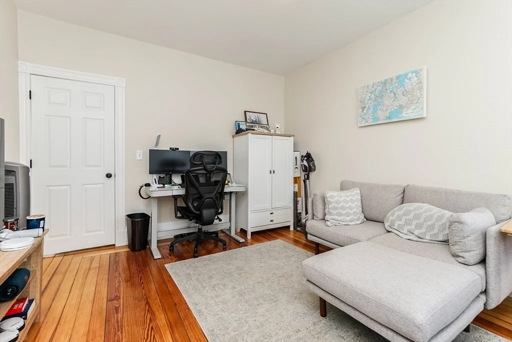 51 Main St, Winter Hill