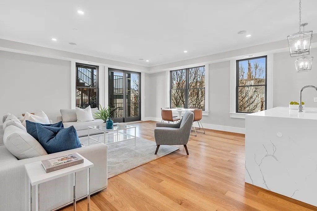 9 Glover Ct, South Boston