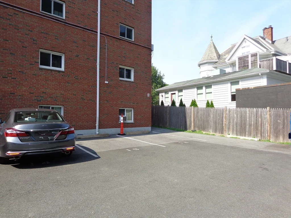 183 Mount Auburn St, Watertown