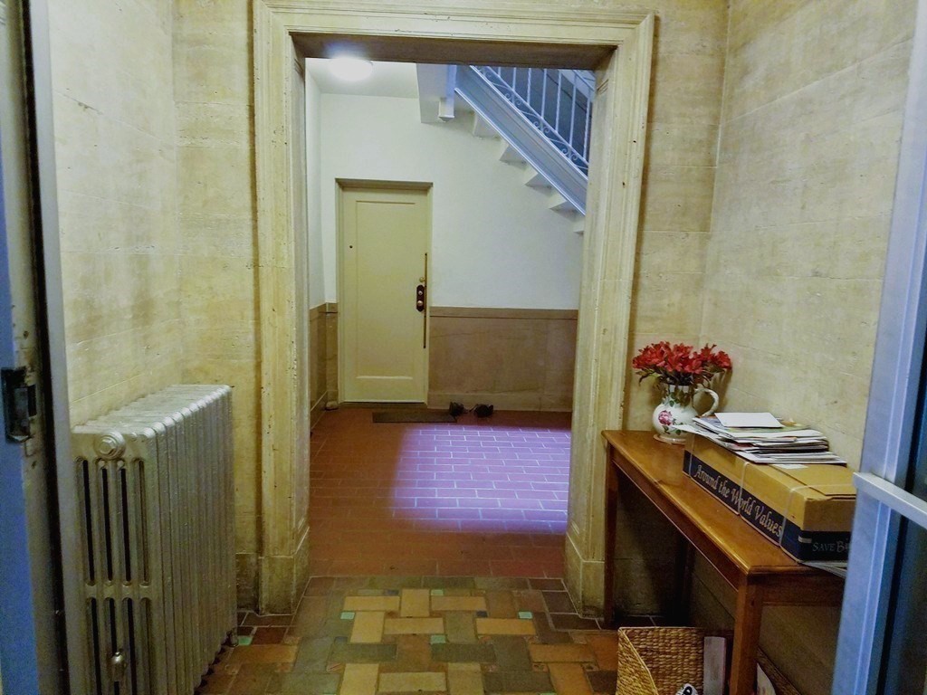 77 Martin St, Neighborhood Nine