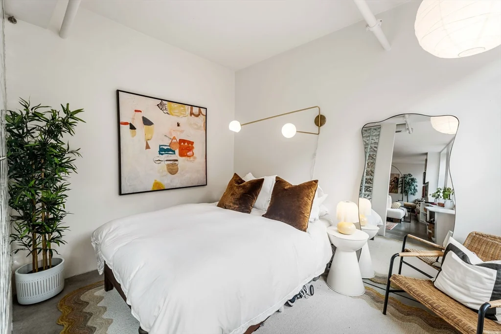 453 Washington St, Midtown