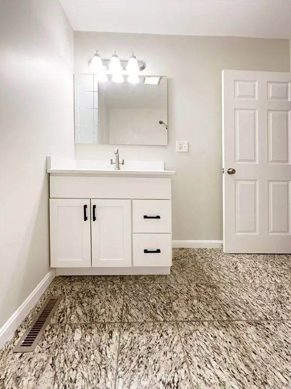 90 George St, Roxbury