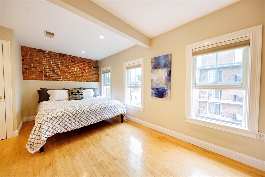 762 East 6th St, South Boston