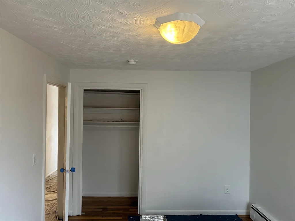 4 Meadowview Ln, Milford