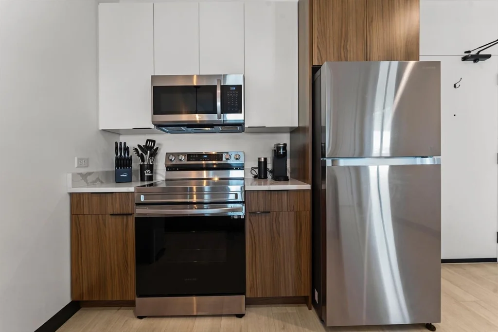 600 Broadway, Everett