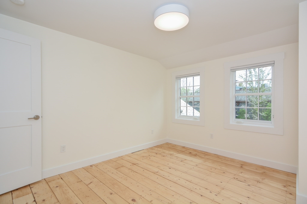 9 State St, Marblehead