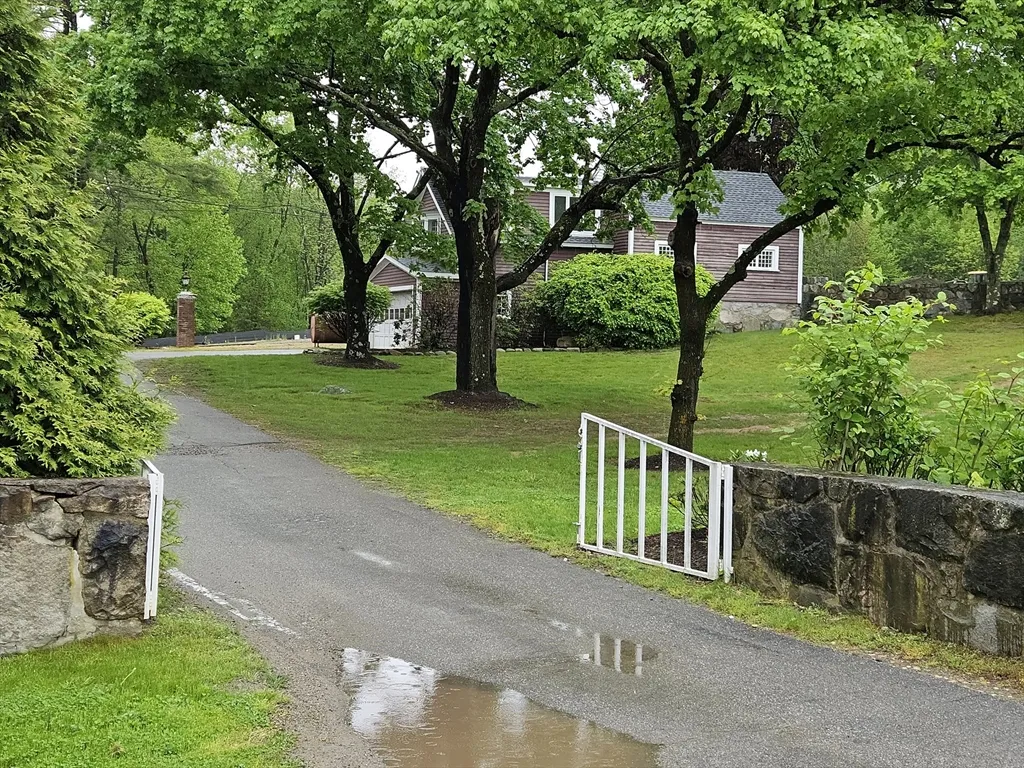 960 Boston Post Rd E, Marlborough