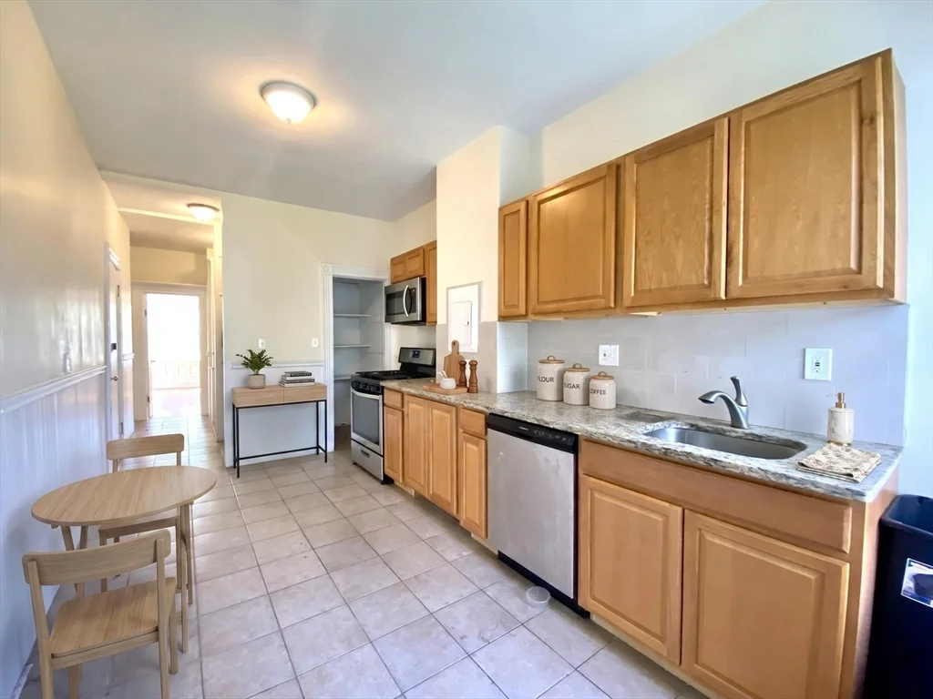 144 Coolidge St, Coolidge Corner
