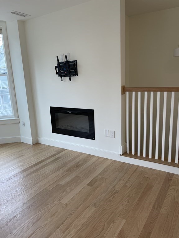 284 Sidney St, Cambridgeport