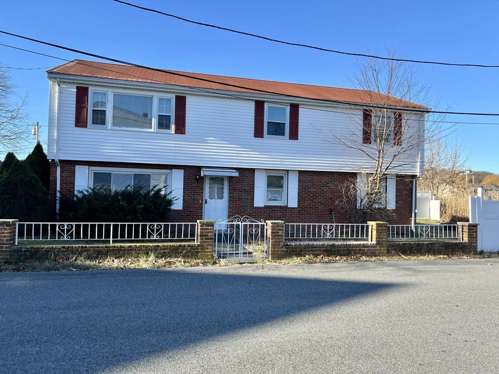 21 Harlow, Saugus