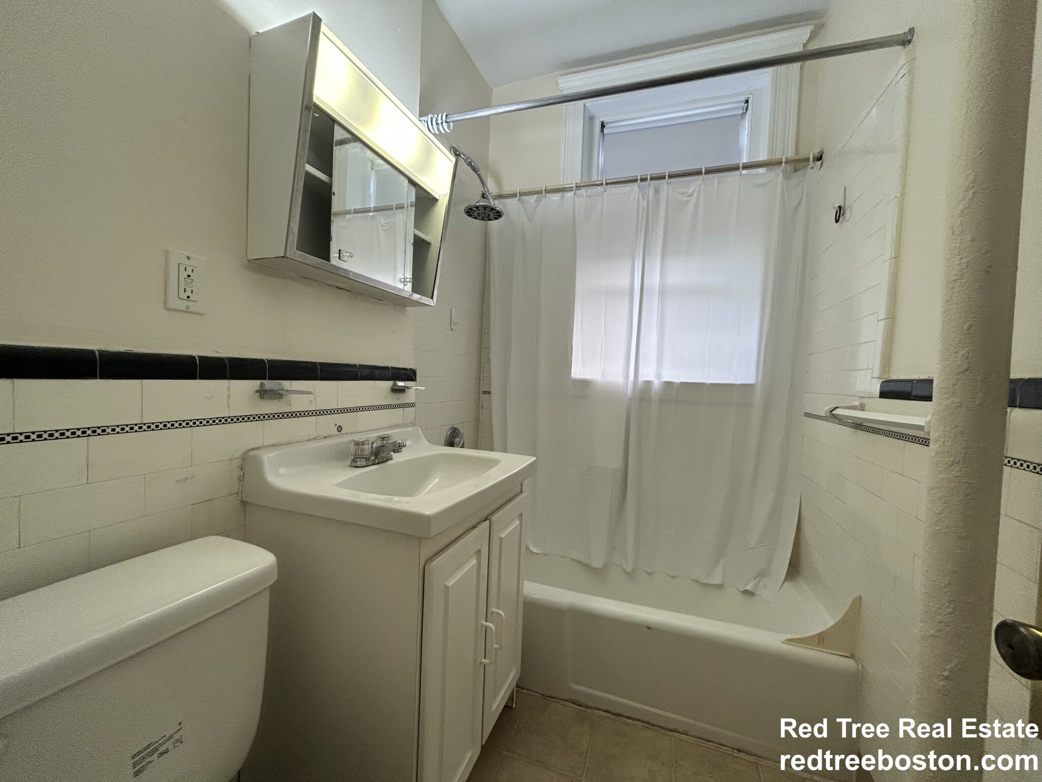 131 Washington St, Brighton