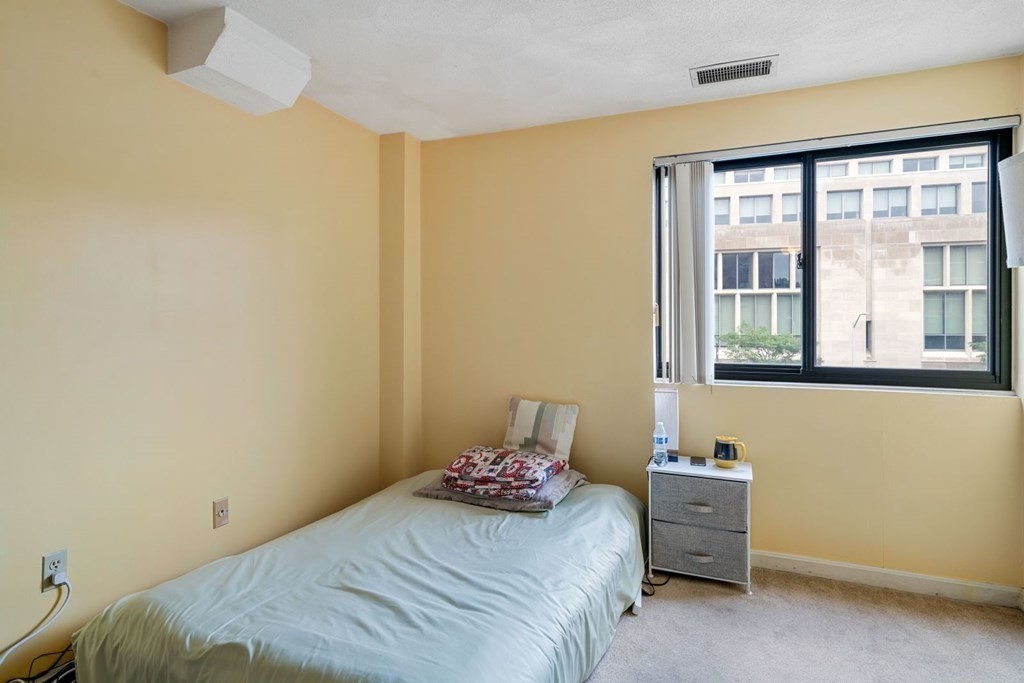 1600 Massachusetts Ave, Harvard Square