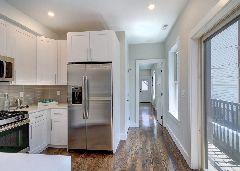 65 Border St, East Boston