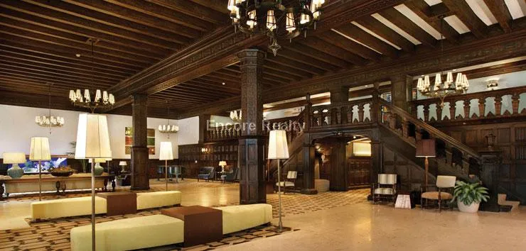 20 Chapel St, Longwood