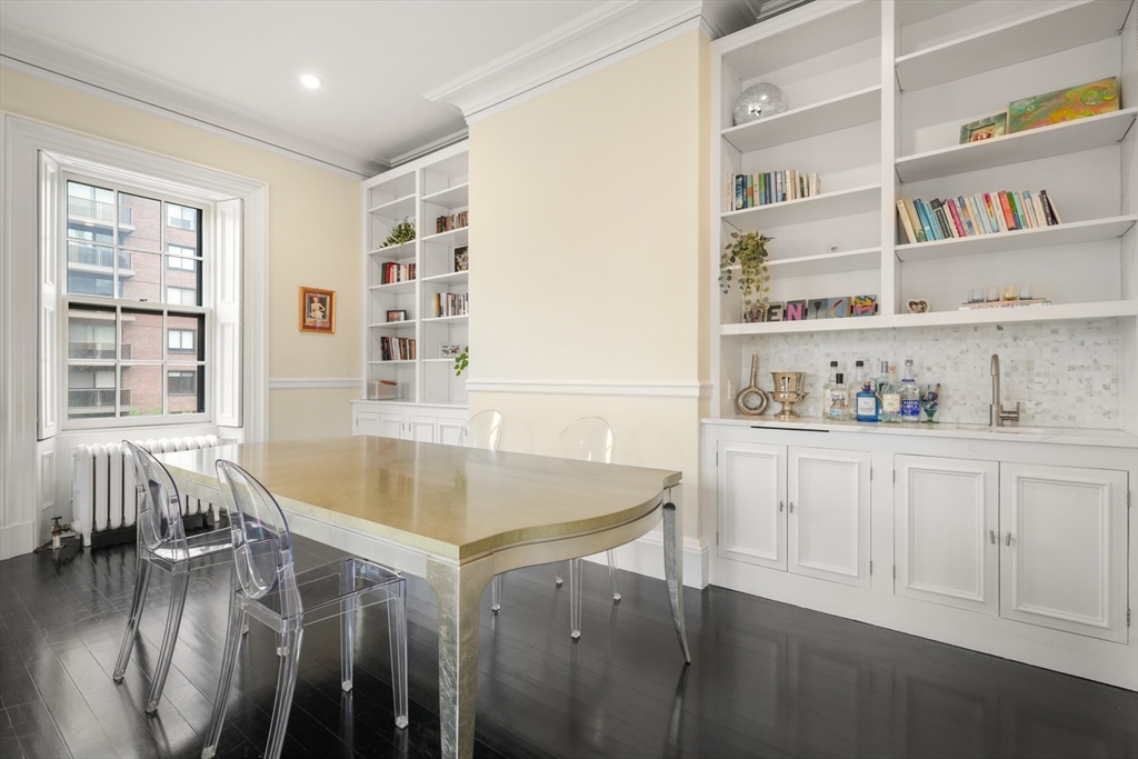 285 Clarendon St, Back Bay