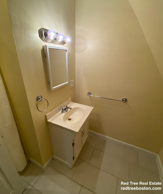 27R Albion St, Powder House Square