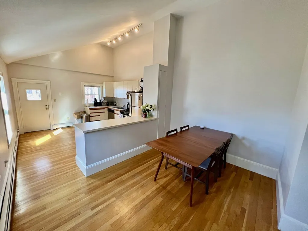 66 Telegraph St, South Boston