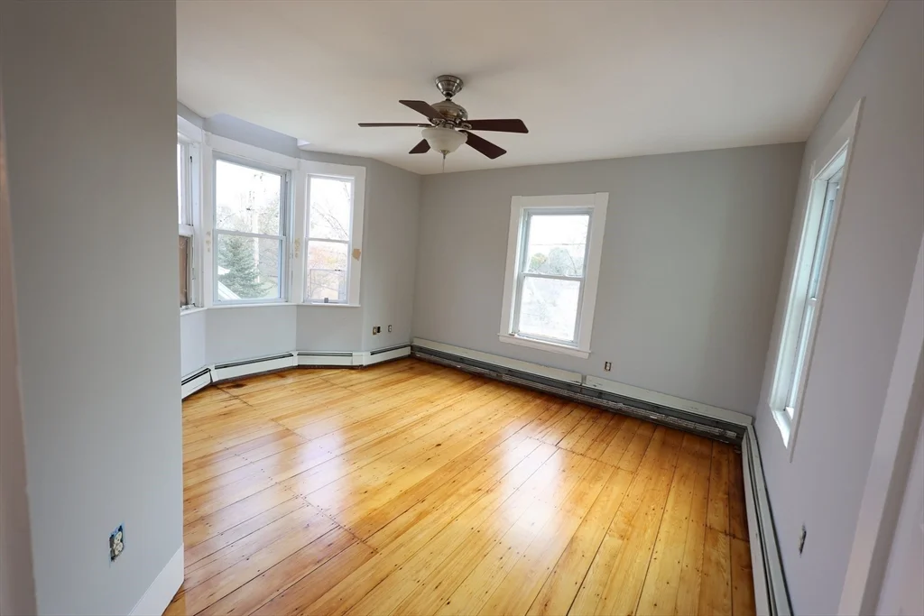 15 Warren, Stoneham