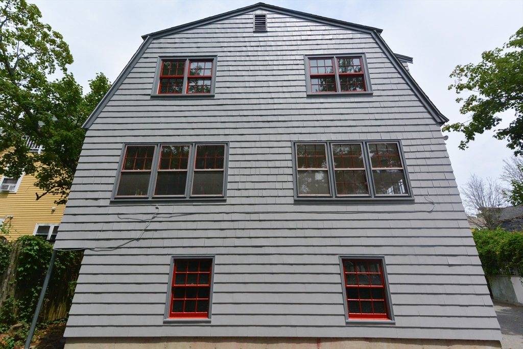 9 State St, Marblehead