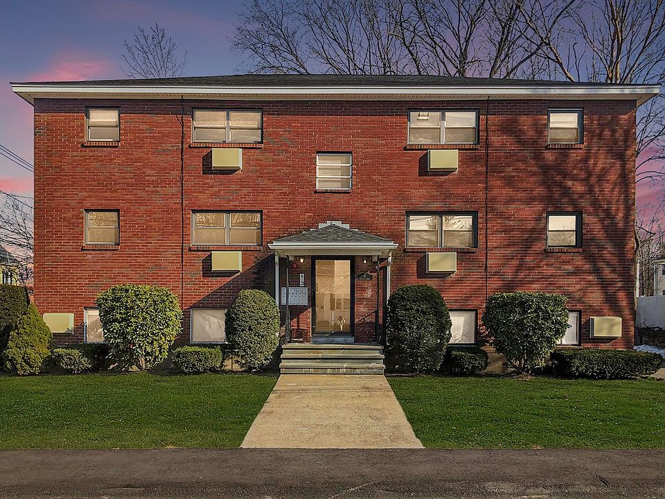 8 Friend St, South Side