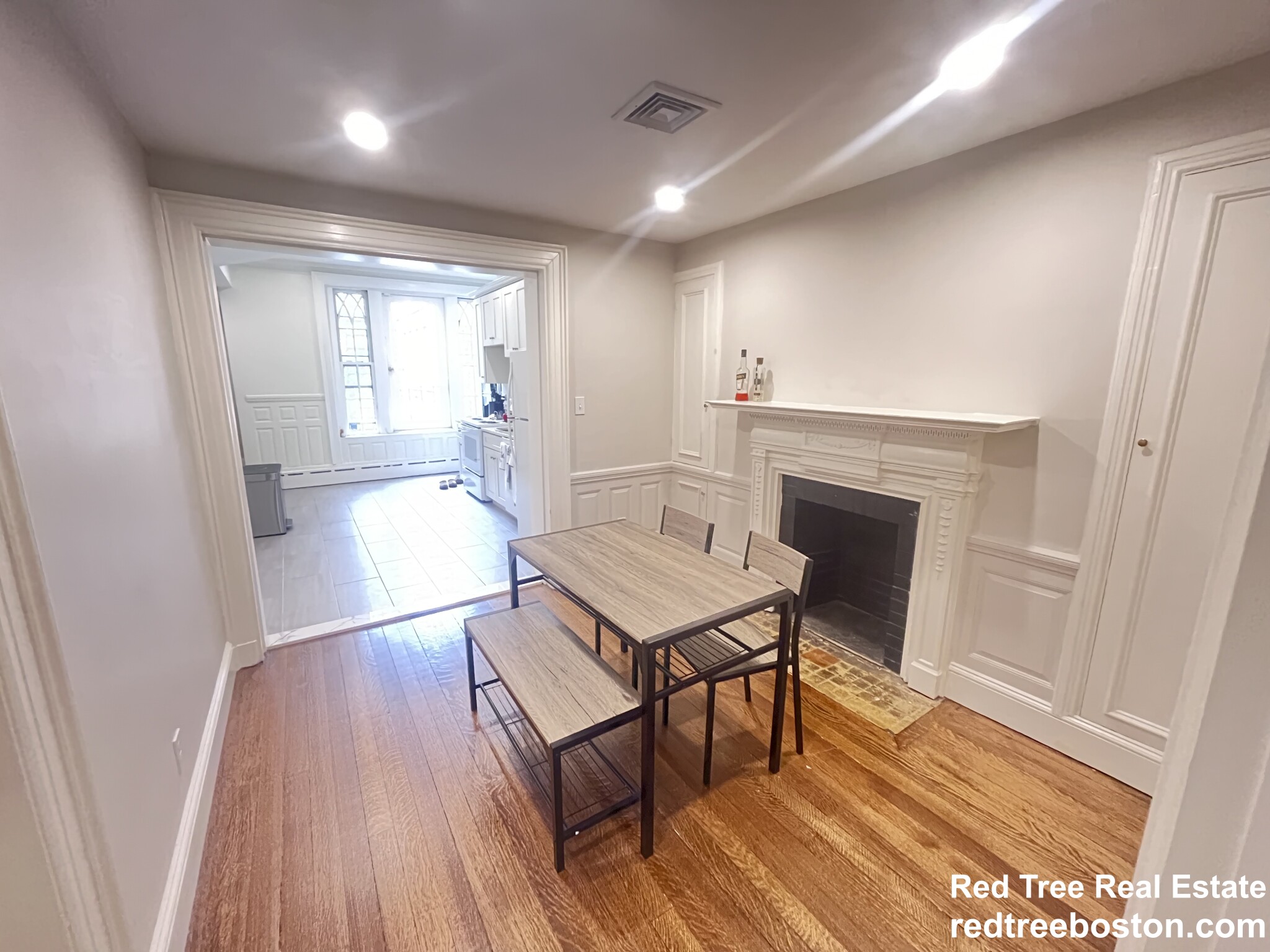 1712 Beacon St, Brookline