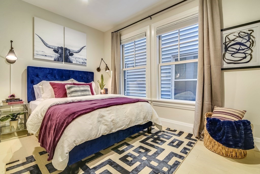 719 E 2nd St, South Boston