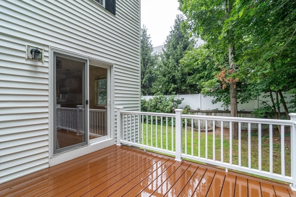 4 Randall Ct, Natick