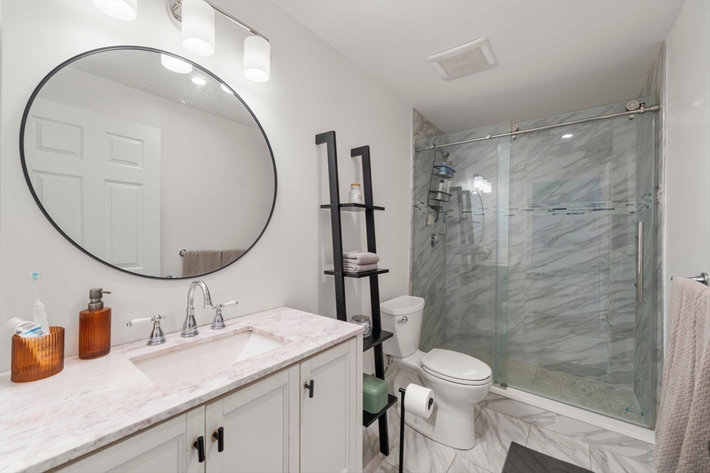 62 Park Ave, Winthrop