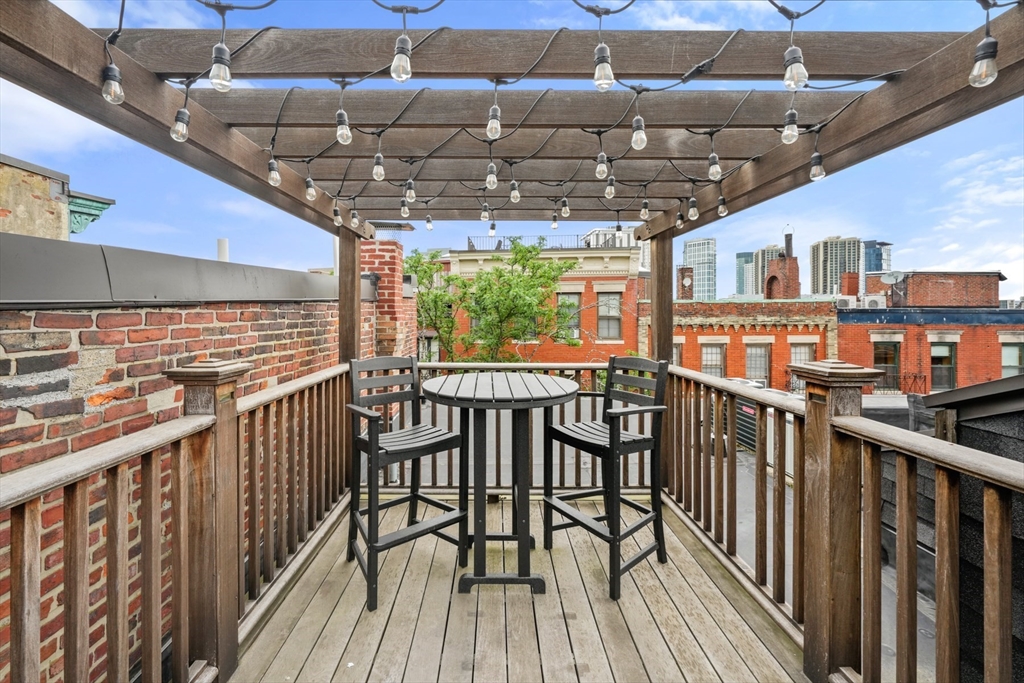 102 Myrtle St, Beacon Hill