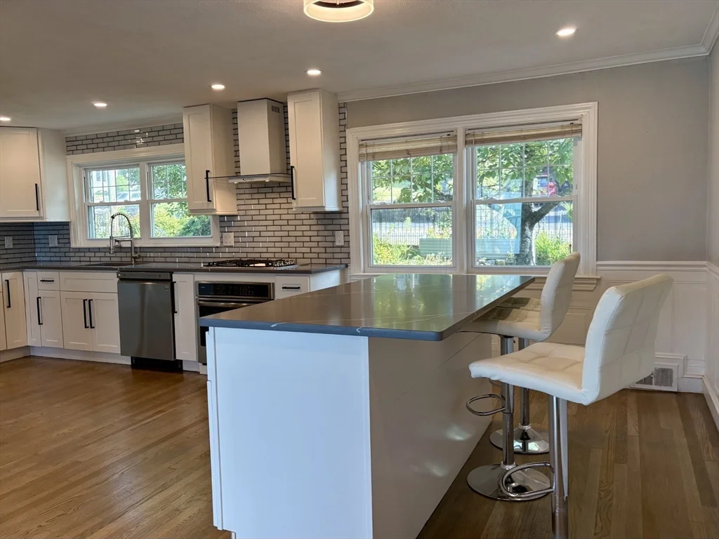 85 Regatta Rd, North Weymouth