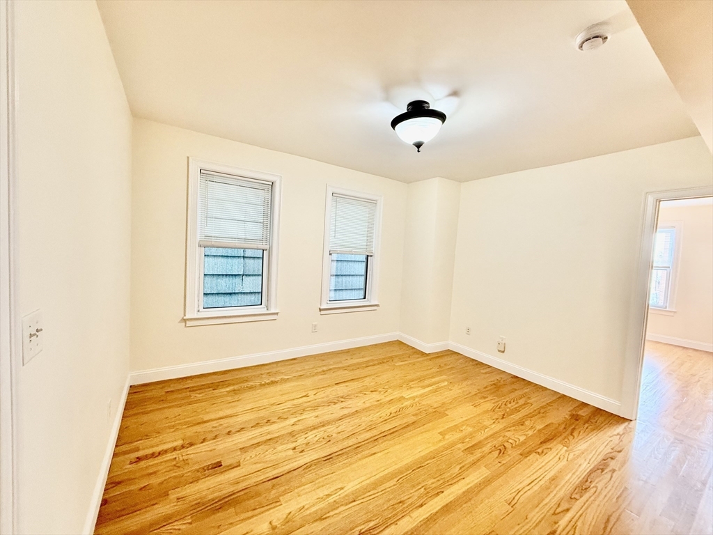 724 Cambridge St, Wellington-Harrington