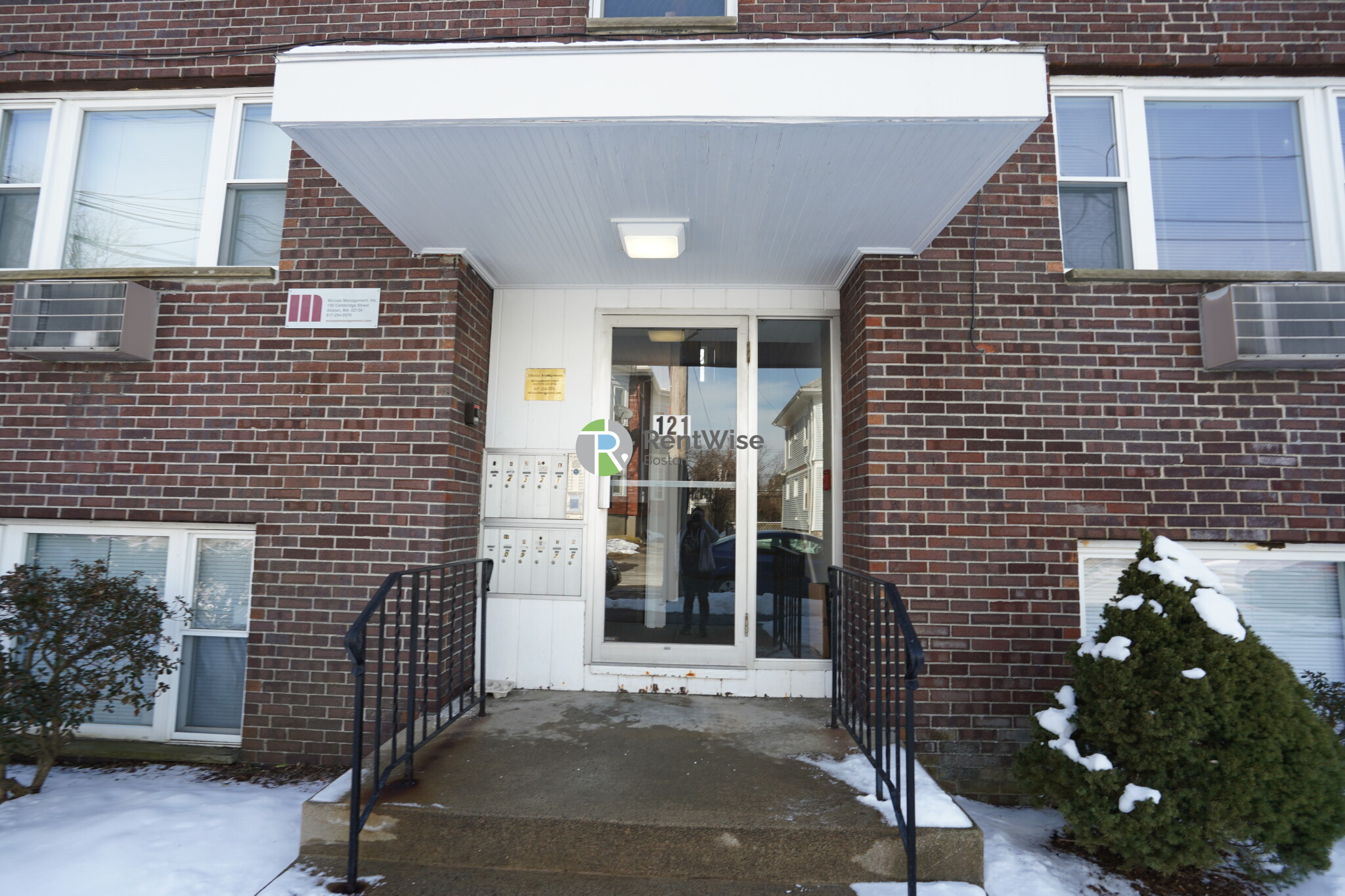 121 Ash St, South Side