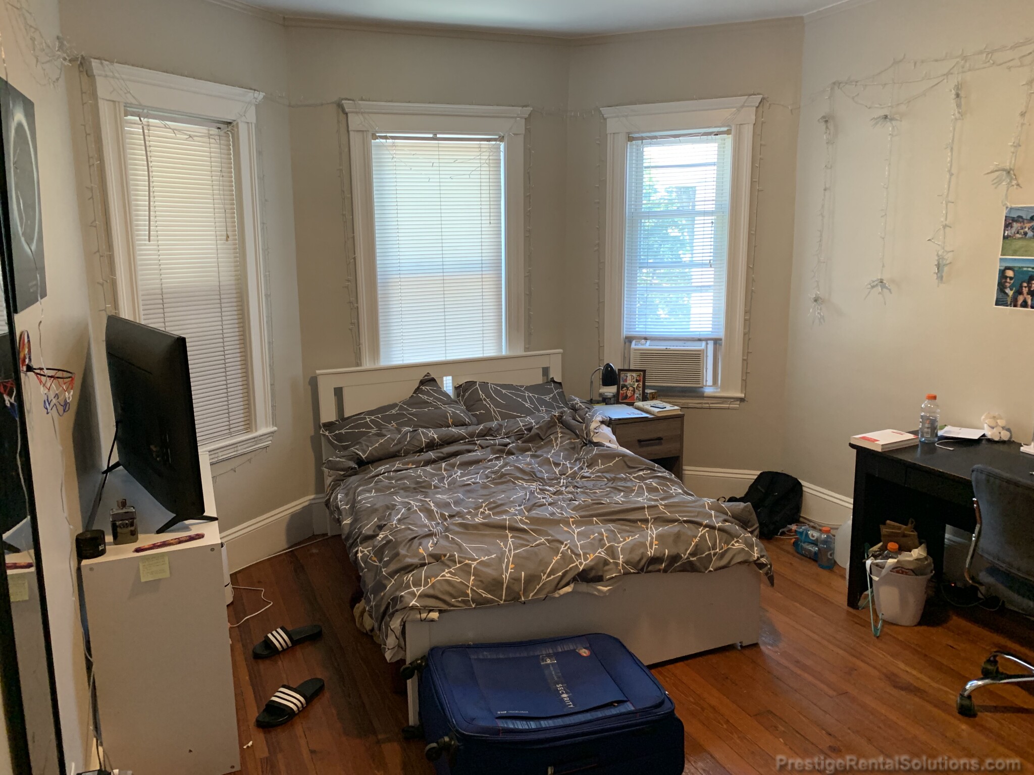 348 Faneuil St, Oak Square