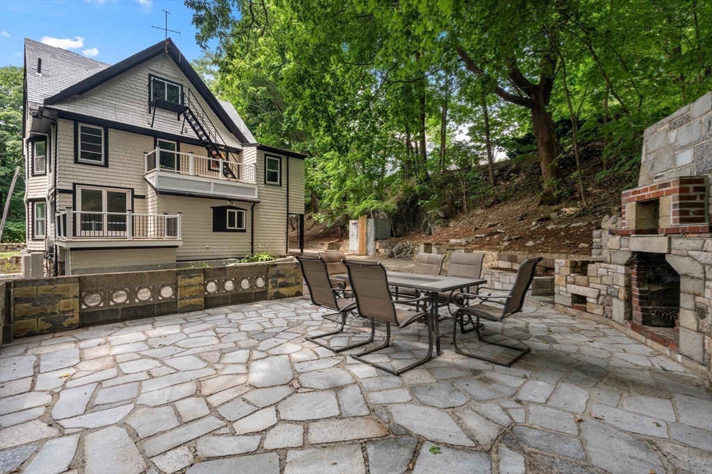 136 Academy Hill Rd, Brighton